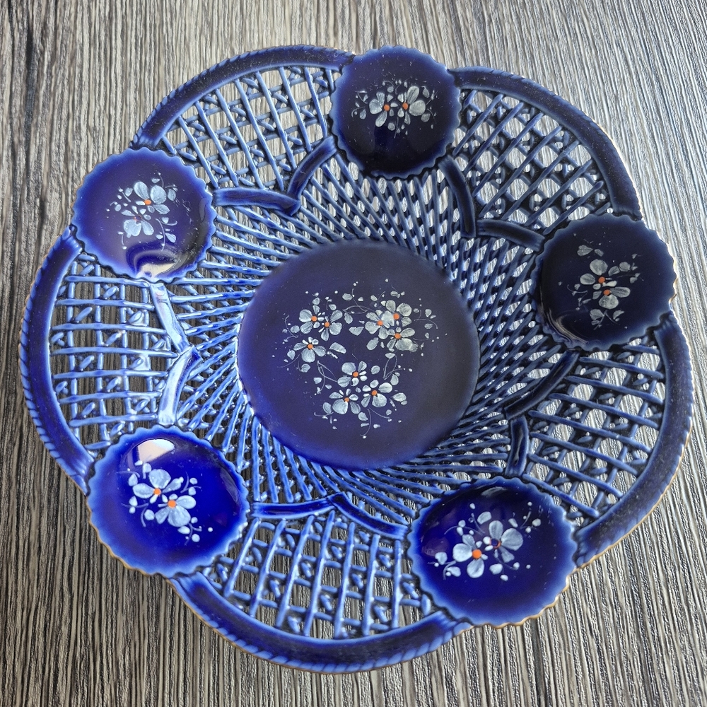 Vintage Europa Signed SIM Porcelain Hand Painted  Reticulated Dish 6" x 6"